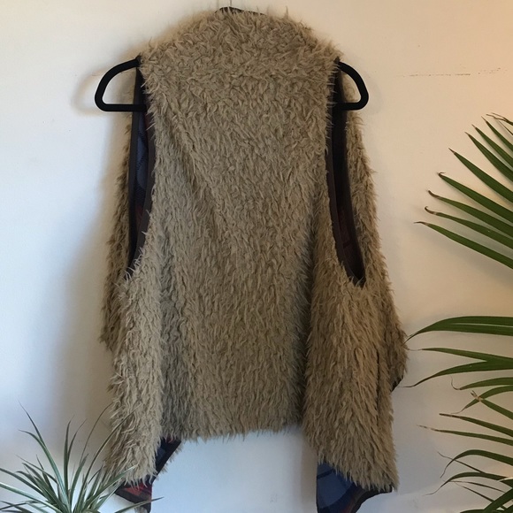 Vest - Picture 3 of 5